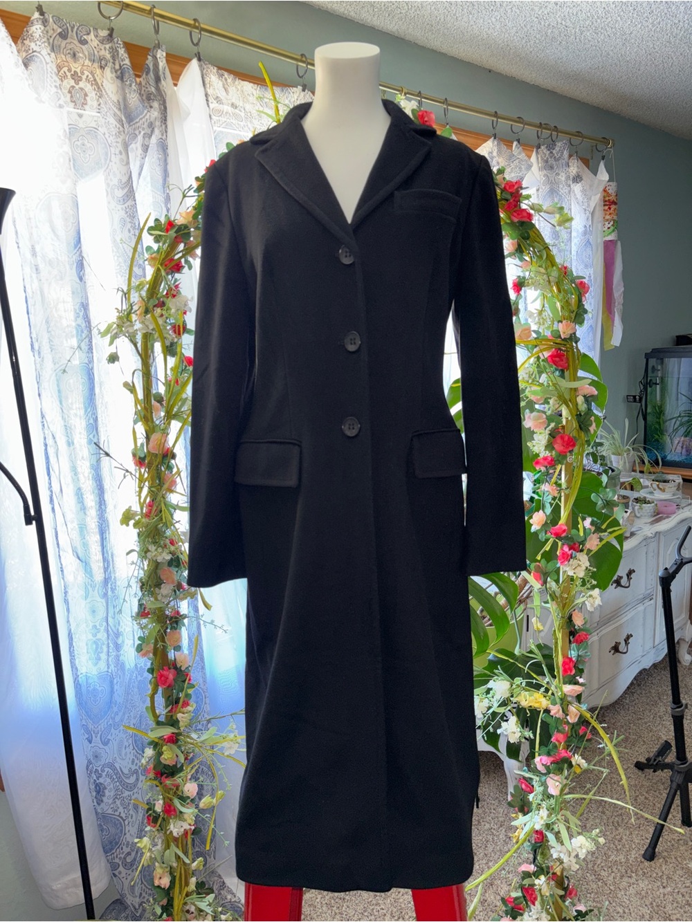 Max&Co 100% Virgin Wool Long Black 3 Button Coat Women’s Size 4